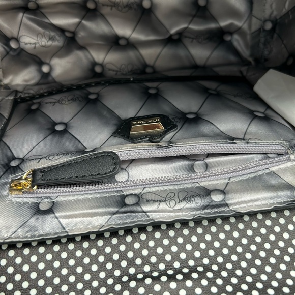 Betsey Johnson Black & White Polka Dot Crossbody/Bag 7.5 x 11” x 3” - Picture 14 of 14